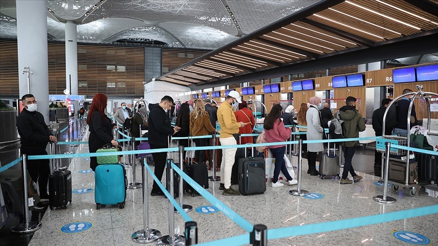 İstanbul Havalimanı'nda salgın döneminde en yüksek yolcu sayısı