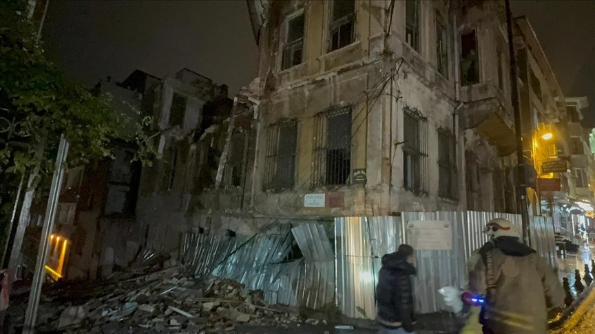 İstanbul'da yağışlar bazı noktalarında hasara neden oldu