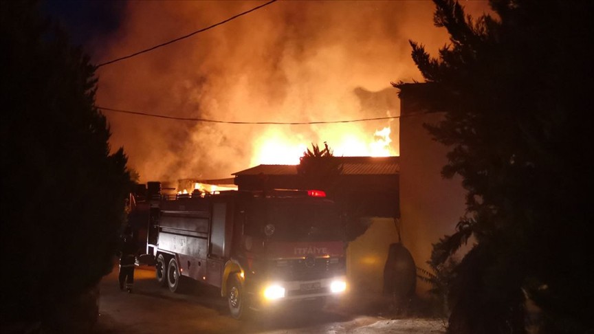 Gebze'de kereste fabrikasında yangın