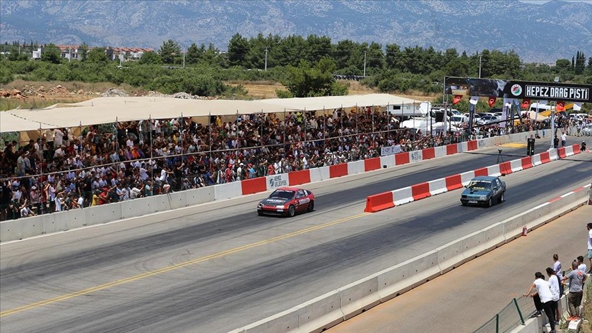 Antalya'da hız tutkunları 'Otodrag Yarışı'nda buluştu