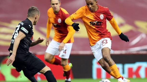 Galatasaray evinde Sivasspor'la berabere kaldı