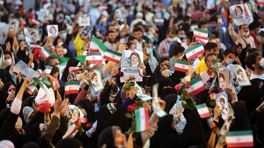 İran'da muhafazakar kutlama