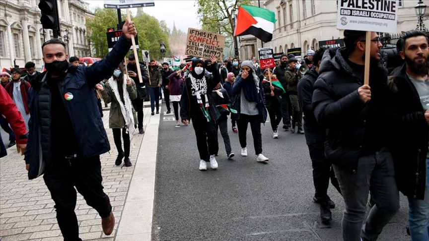 İngiltere'de Filistinlilere destek gösterisi