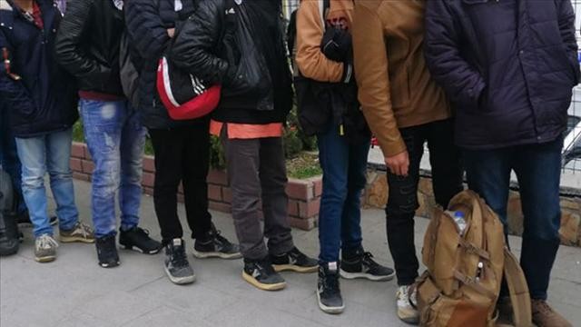 Kırklareli'nde 23 düzensiz göçmen yakalandı