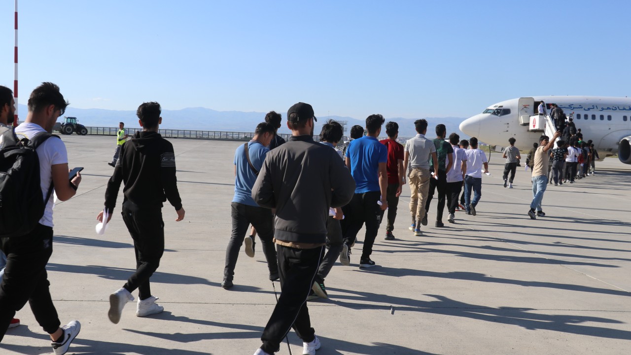 Ağrı'da 106 göçmen ülkelerine gönderildi