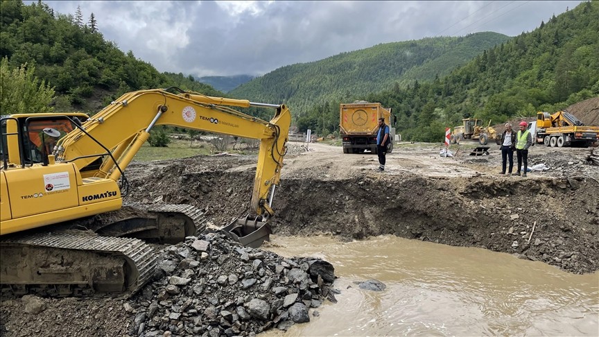 Kastamonu'da şiddetli yağış köprülere zarar verdi