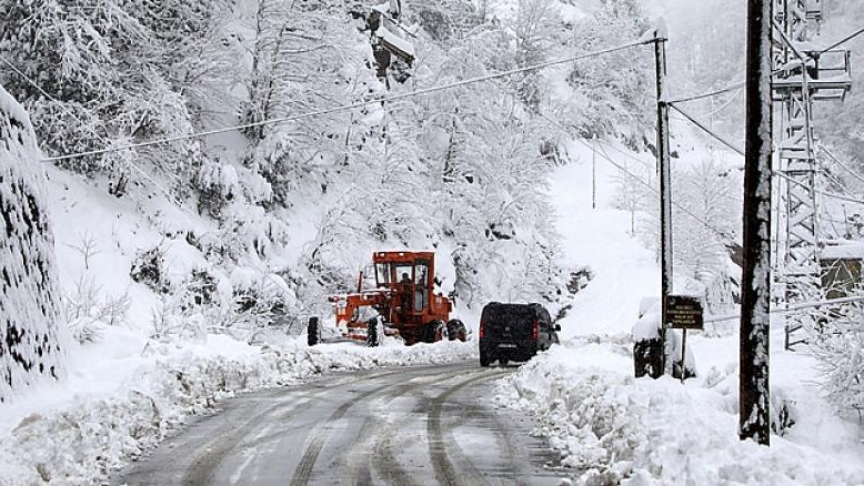 Kar nedeniyle 122 köy yolunda ulaşım sağlanamıyor