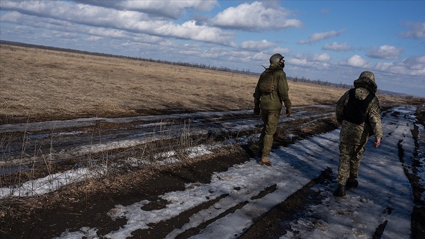 Donbas'ta 2 Ukrayna askeri ve 1 sivil öldürüldü