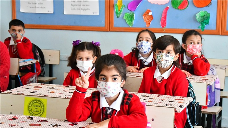Enfeksiyonlara karşı okullarda 'maske' önerisi