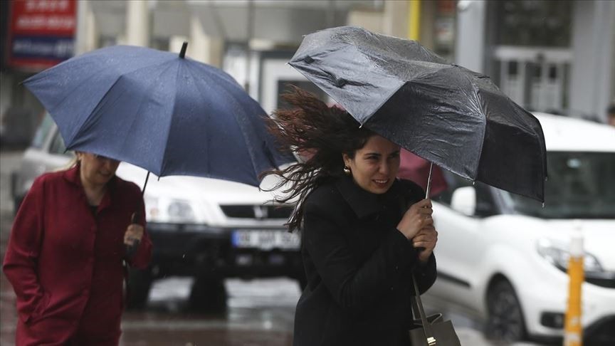 Ankara için yarın kuvvetli rüzgar ve fırtına uyarısı