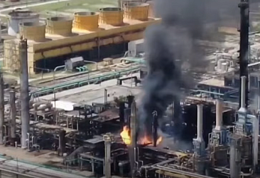 Romanya'da petrol rafinerisinde patlama