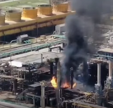 Romanya'da petrol rafinerisinde patlama