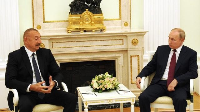Aliyev ve Putin arasında görüşme