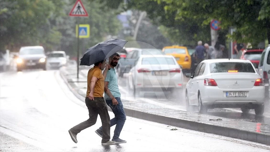 İstanbul'da sağanak yağış ve fırtına tehlikesi