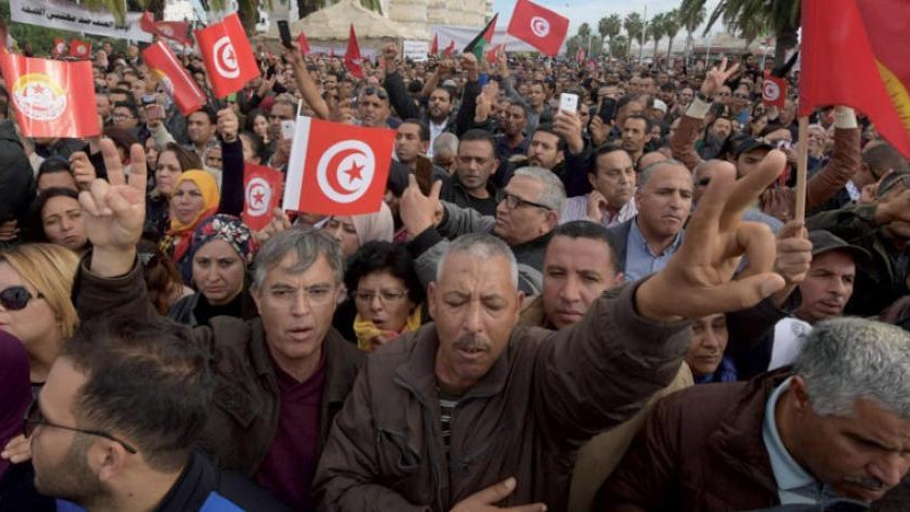 Tunus'ta özel sektör tıkandı! Genel greve gittiler