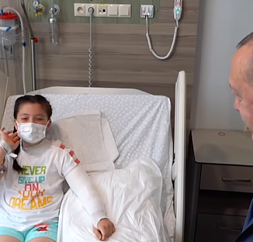 Erdoğan'ın çocuk hastayla diyalogu gülümsetti