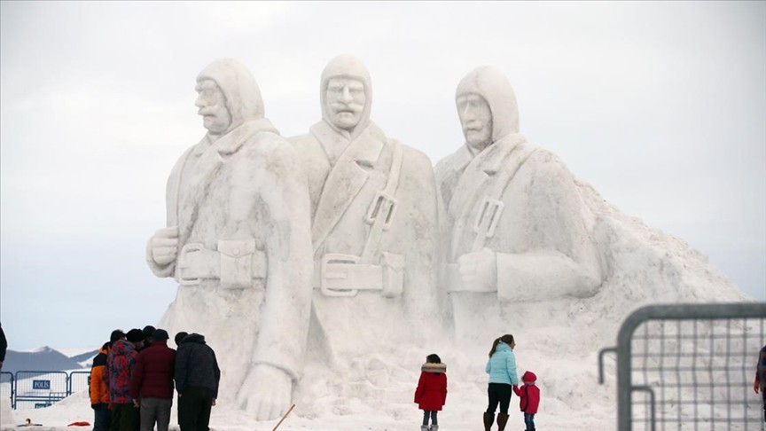 Kardan şehit heykellerinin yapımı tamamlandı