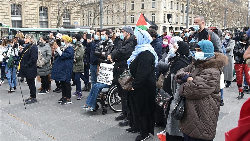 Fransa devlet kurumuyla Müslümanları fişleyecek