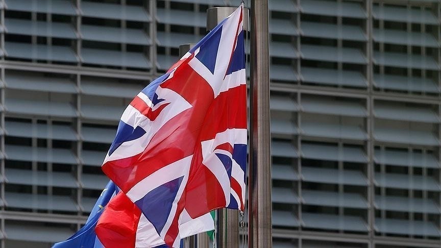 İngiliz hükümetinden art arda 8 istifa