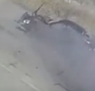 Rus tankının sivil aracı hedef aldığı görüntüler