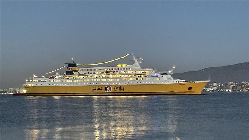 Libya'dan ikinci yolcu gemisi İzmir'e geldi
