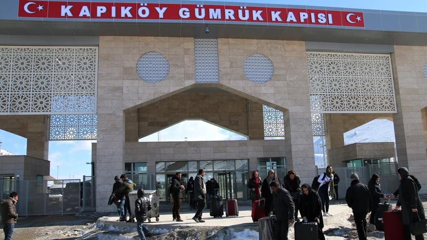 Kapıköy Gümrük Kapısı'nda araba koltuğuna emdirilmiş uyuşturucu ele geçirildi