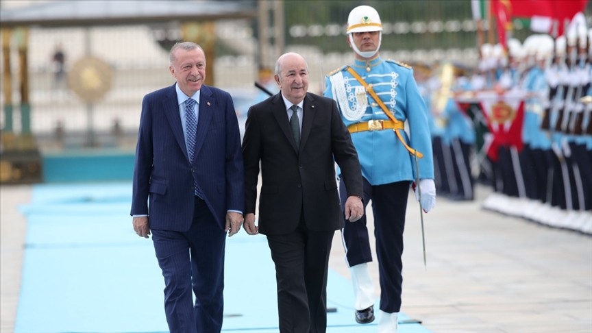 Erdoğan, Tebbun'u resmi törenle karşıladı