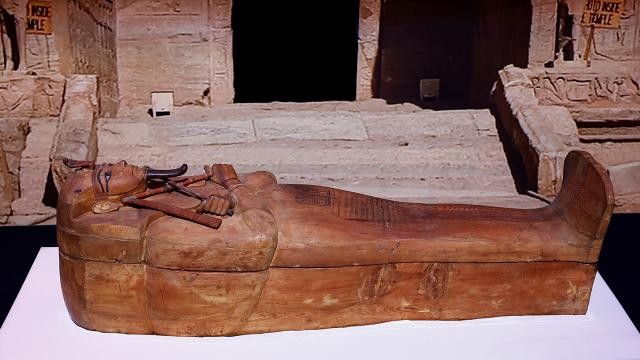 Firavun 2. Ramses tabutu Paris'e götürüldü