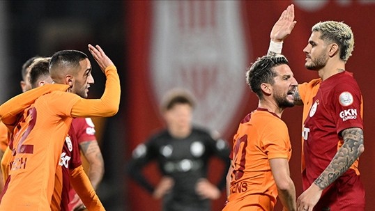 Galatasaray'da neşter vuruldu! 6 futbolcuyla yollar ayrılıyor