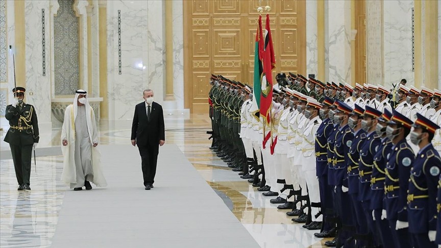 Başkan Erdoğan'ı Prens Bin Zayid resmi törenle karşıladı