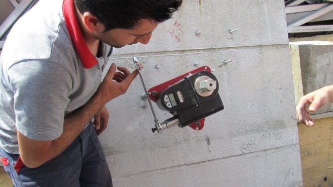 Vali Ali Çelik: Hakkari'deki binalarda ücretsiz ölçüm yapılacak
