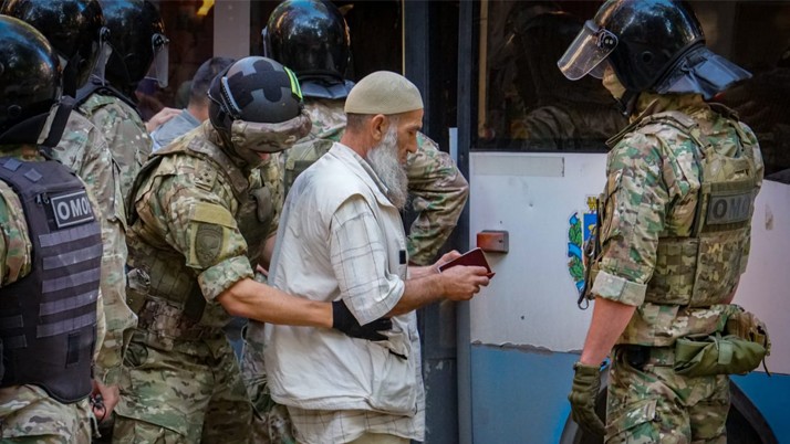 Rusya Kırım'da onlarca Kırım Türkü'nü gözaltına aldı