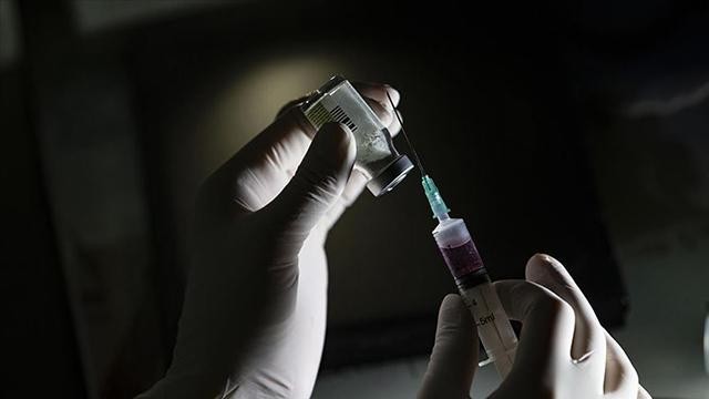 ABD'de aşı olmayı reddeden 153 hastane çalışanı işten çıkarıldı