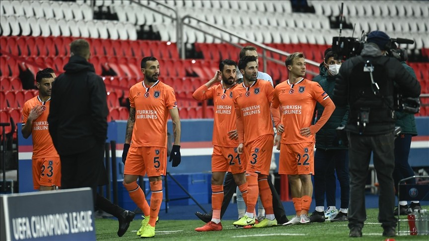 Başakşehir, PSG maçından 'ırkçılık' nedeniyle çekildi