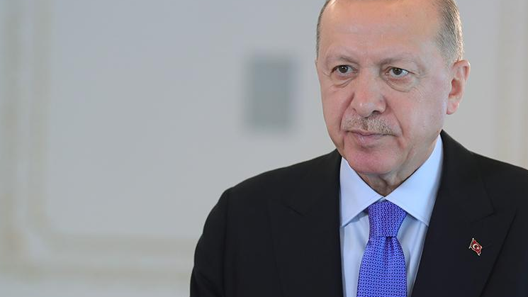 3 dilde mesaj yayınladı! Erdoğan'dan sert tepki