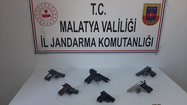 Malatya'da silah kaçakçılığı operasyonu: 2 gözaltı