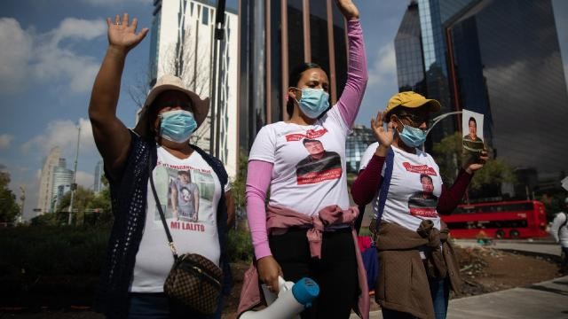 Meksika'da binlerce kişi kayıplarını arıyor