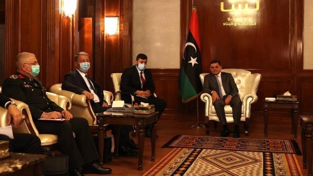 Bakan Akar Libya Başbakanı Dibeybe ile görüştü
