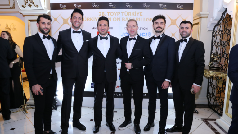 Türkiye'nin 10 Başarılı Genci'ne uluslararası ödül