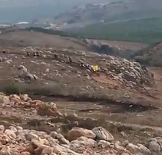 Hizbullah bayraklı motosikletler İsrail sınırında