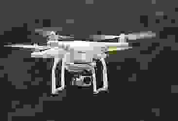 Çifte dron ile taşınabilir şarj cihazı gönderildi