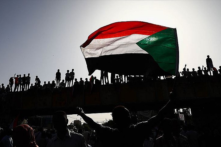 İstifa sonrası Sudan'da siyasi belirsizlik sürüyor