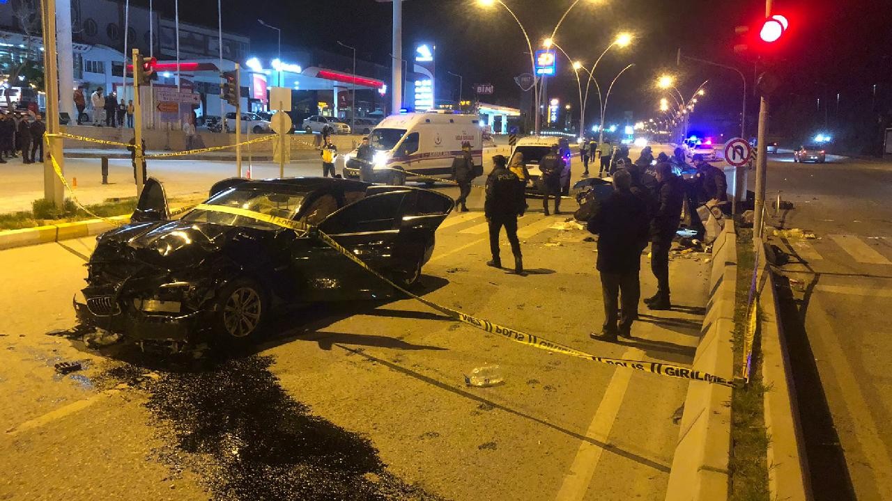 Çankırı'da iki otomobil çarpıştı: 6 yaralı