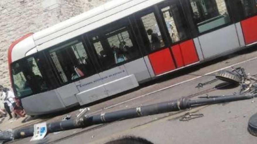 Bağcılar-Eminönü tramvayı raydan çıktı