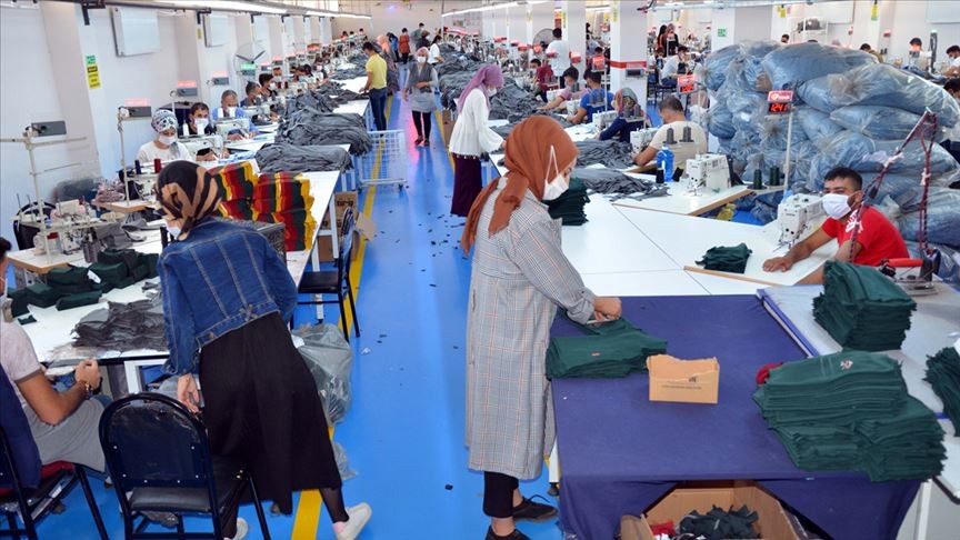 Muş'ta 500 kişinin istihdam edildiği tekstil fabrikası üretime başladı