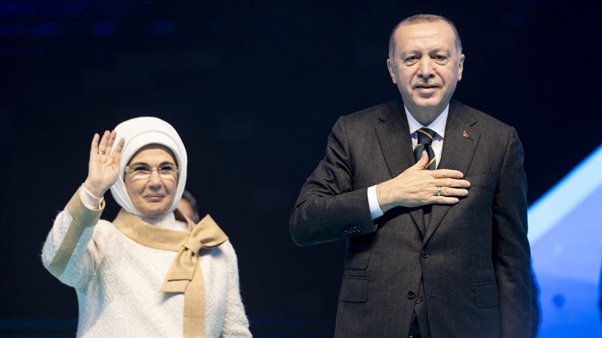 Cumhurbaşkanı Erdoğan'dan eşi ile "Topkapı Sarayı hatırası" paylaşımı