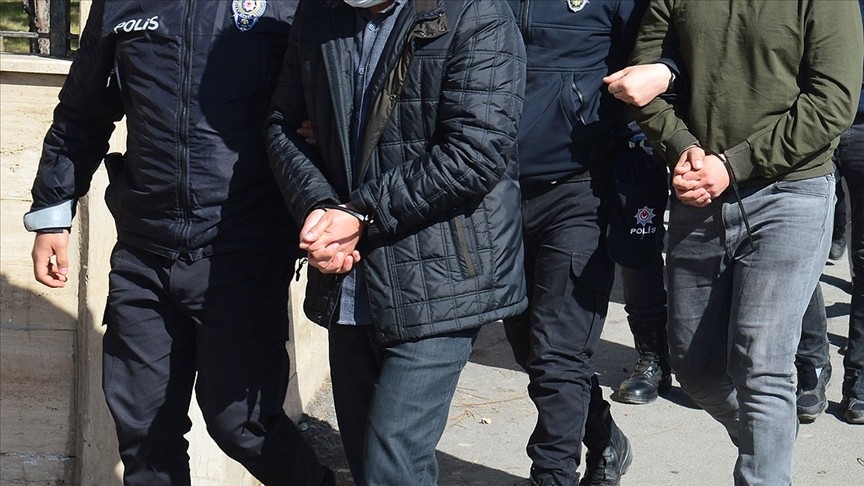 Erzincan'da bir miktar uyuşturucuyla yakalanan 2 zanlı tutuklandı