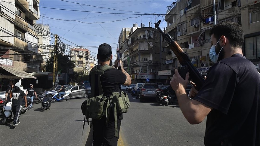 Lübnan'da 7 kişiyi öldüren keskin nişancılardan birinin Hizbullah üyesi olduğu iddia edildi