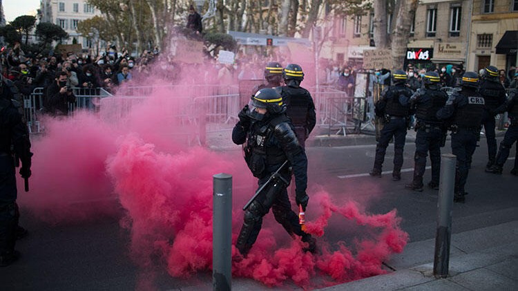 Fransa yine karıştı! 'Macron bizi korumuyor'