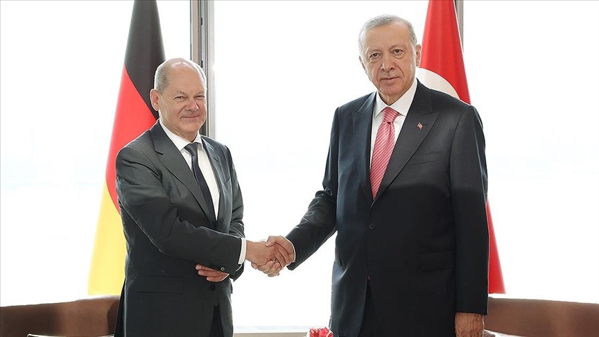 Erdoğan, Almanya Başbakanıyla bir araya geldi
